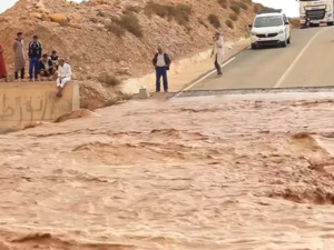 فيضانات طاطا : منح مساعدات مالية بقيمة 140 ألف درهم و80 ألف درهم للمتضررين