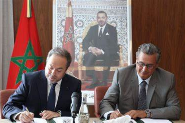 توقيع عقد برنامج بين الحكومة وشركة «لارام»