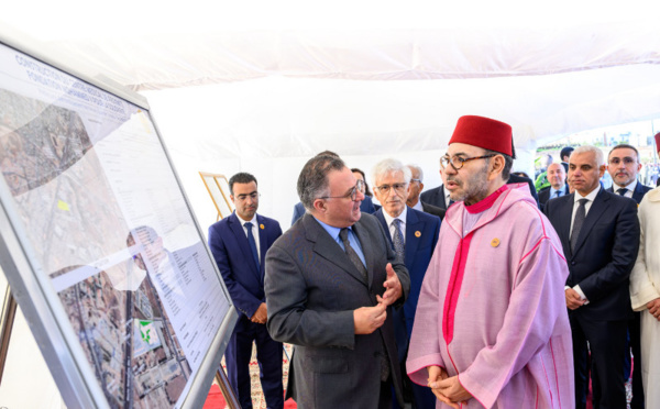 صاحب الجلالة يشرف على وضع حجر الأساس لمركز طبي للقرب في الدار البيضاء